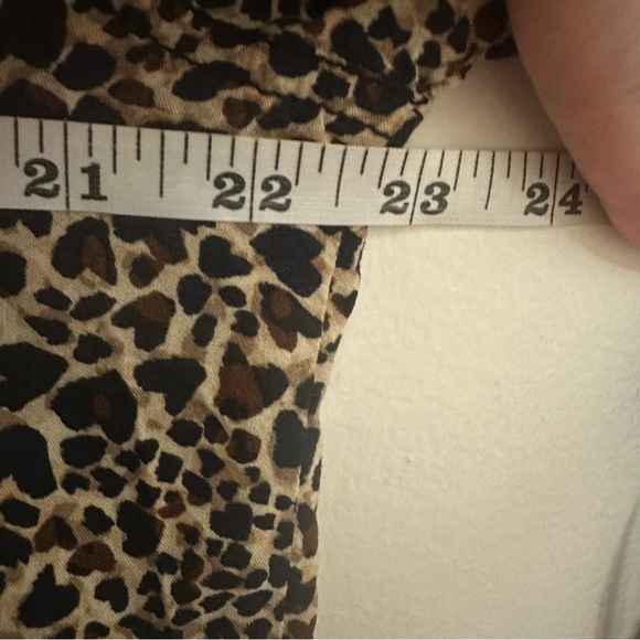 BeachLunchLounge Leopard Print Button Up Shirt Unsized ( large?) - Picture 5 of 8